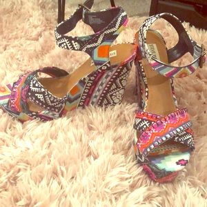 Steve Madden multi color wedges